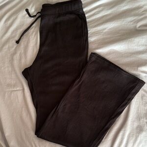 Eddie Bauer Women's Black Ribbed Lounge Pants - size Medium. Never worn.